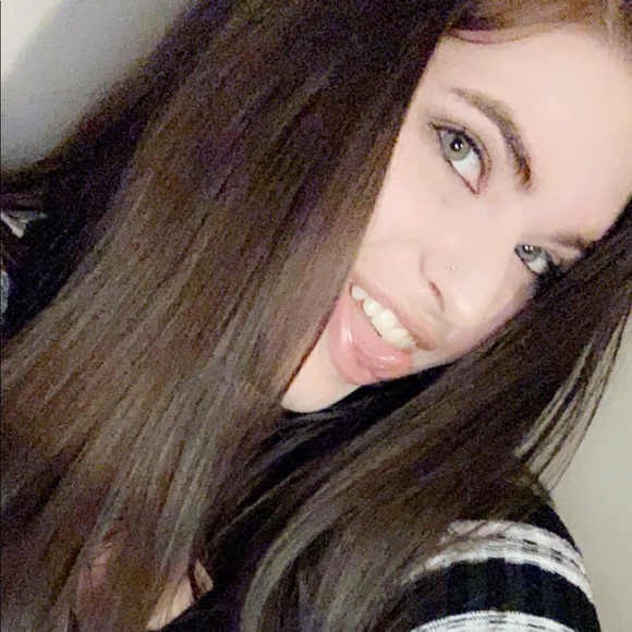 Meet your Posher, Melissa - Picture 2 of 8